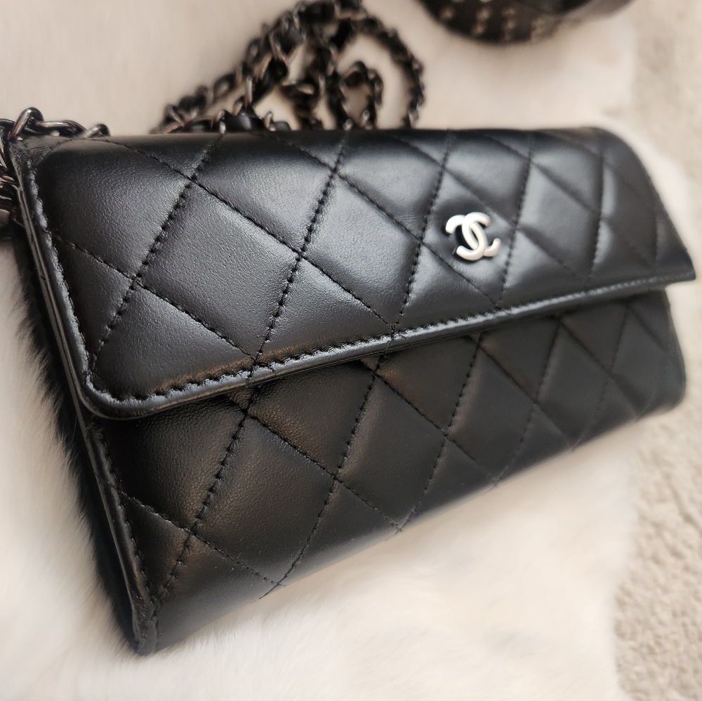 1️⃣1️⃣0️⃣0️⃣ CHANEL Black Quilted Leather Wallet - Picture 10 of 13